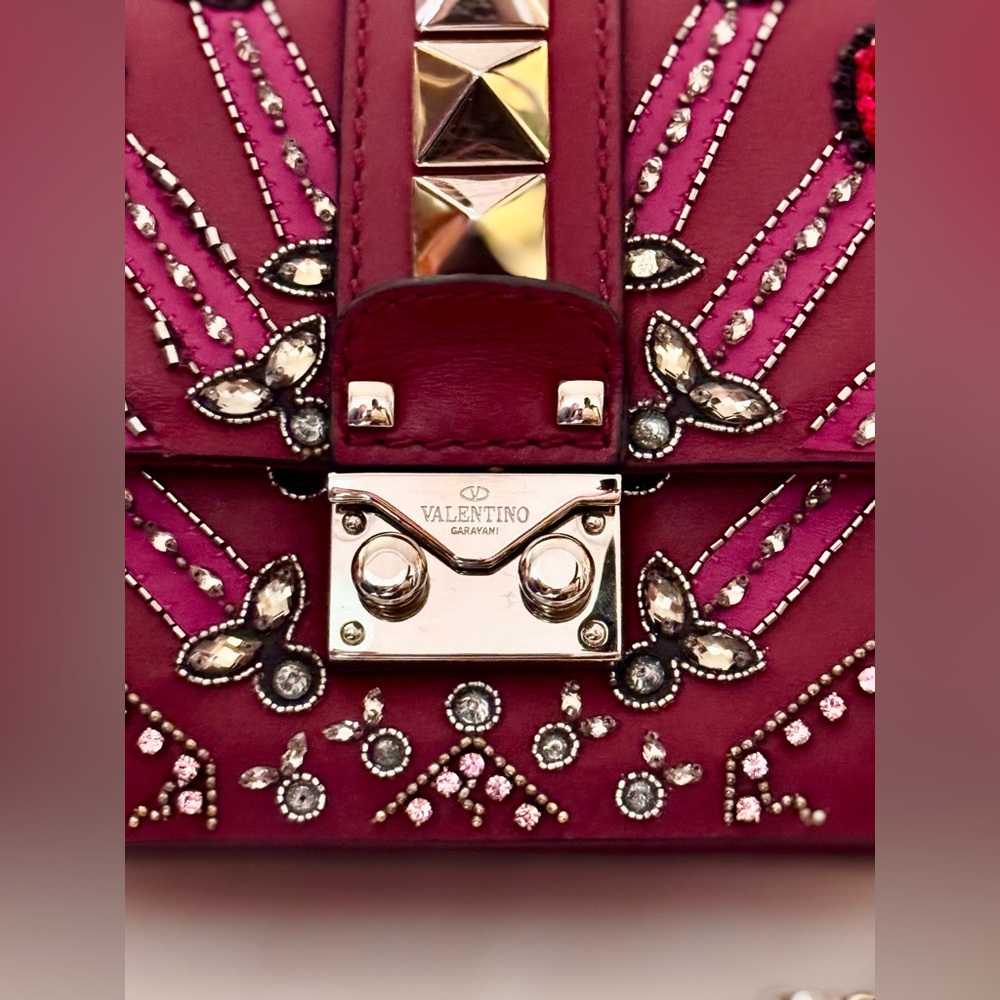 Valentino Garavani Heart Beaded Glam Lock Bag - Picture 6 of 15